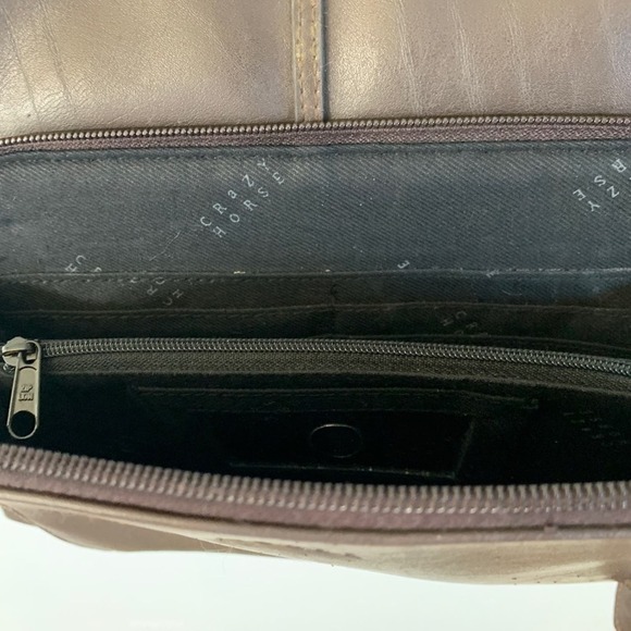 Liz Claiborne crazy horse cross body with wallet - Picture 5 of 7